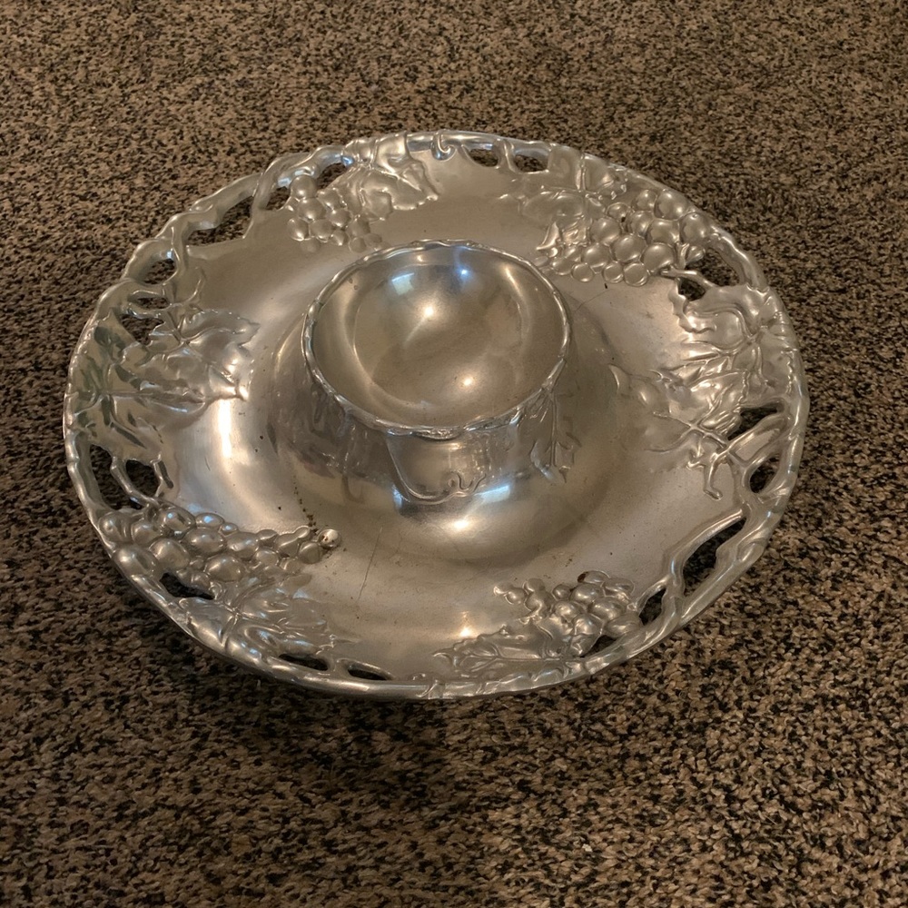 Arthur Court Round Chip and Dip Tray